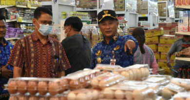 Tinjau Dua Swalayan di Pati, Pastikan Tak Ada Makanan Kedaluwarsa Tinjau Dua Swalayan di Pati, Pastikan Tak Ada Makanan Kedaluwarsa