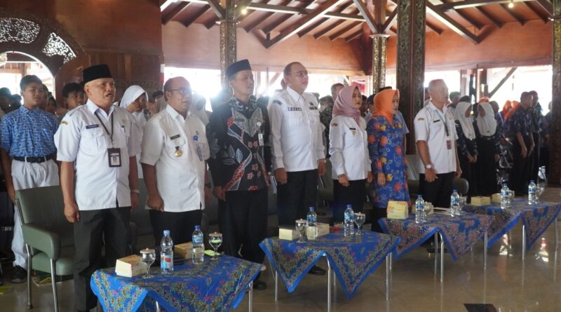 Ratusan Pelajar SMP,SLTA Dibentuk Agar Berkarakter,Beretika Dan Berkepribadian Positif Ratusan Pelajar SMP,SLTA Dibentuk Agar Berkarakter,Beretika Dan Berkepribadian Positif