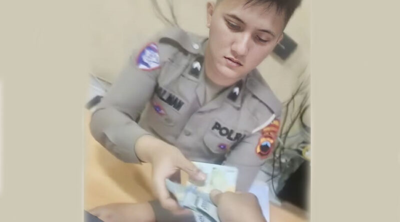 Div Propam Mabes Polri Bakal Periksa Oknum Polisi SATPAS SIM Pekalongan” Div Propam Mabes Polri Bakal Periksa Oknum Polisi SATPAS SIM Pekalongan”